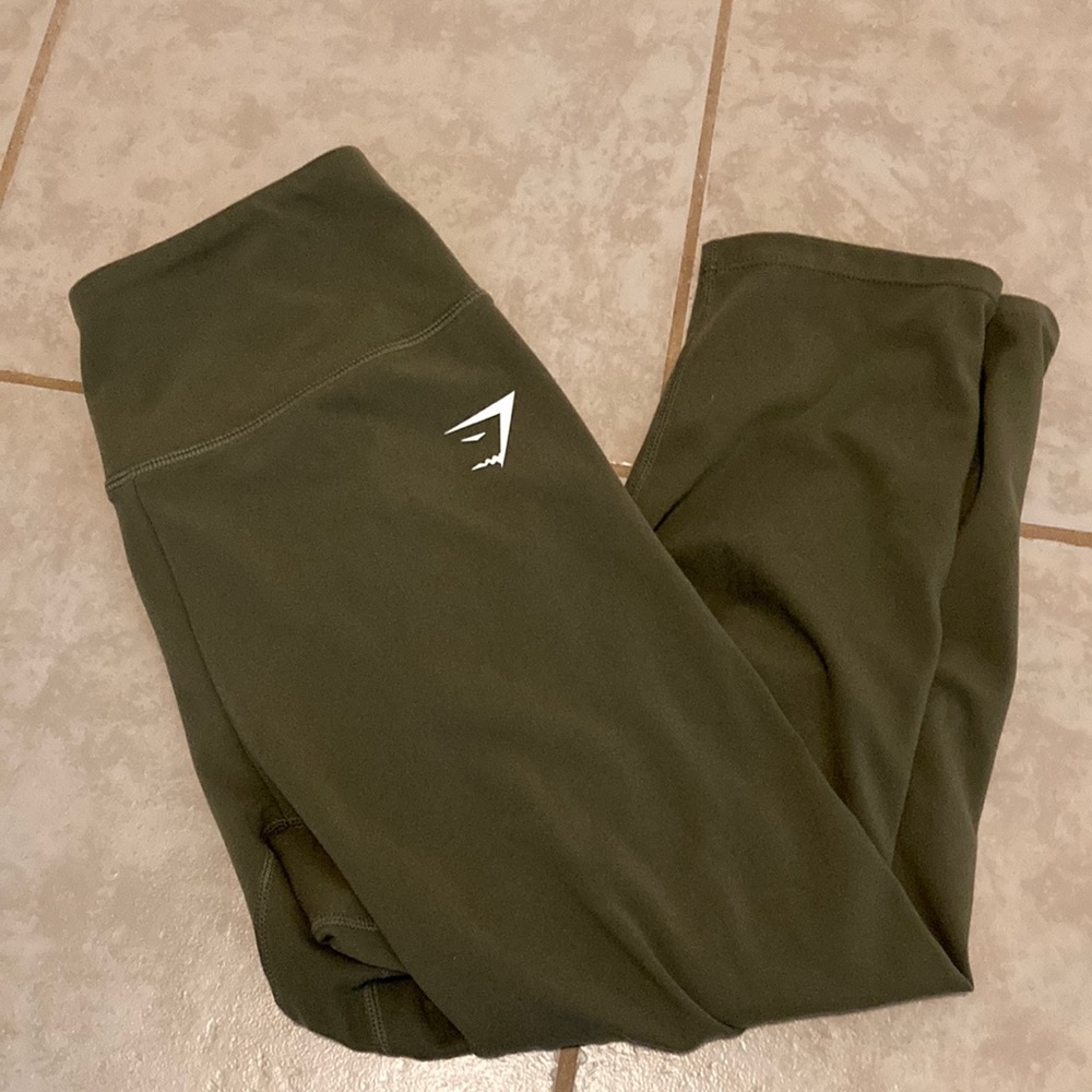 GYMSHARK capris